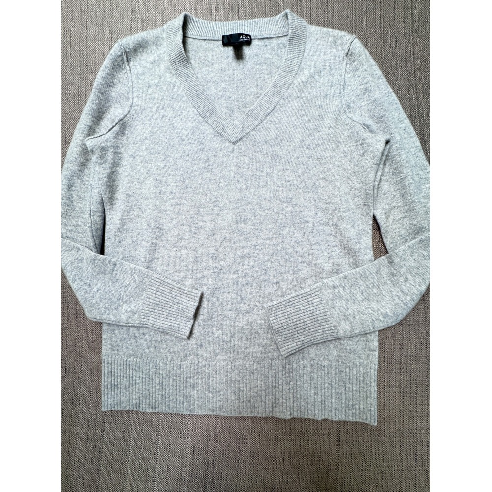 Aqua Cashmere Gray V-Neck Sweater 100% Cashmere Small Heather Gray Long Sleeve